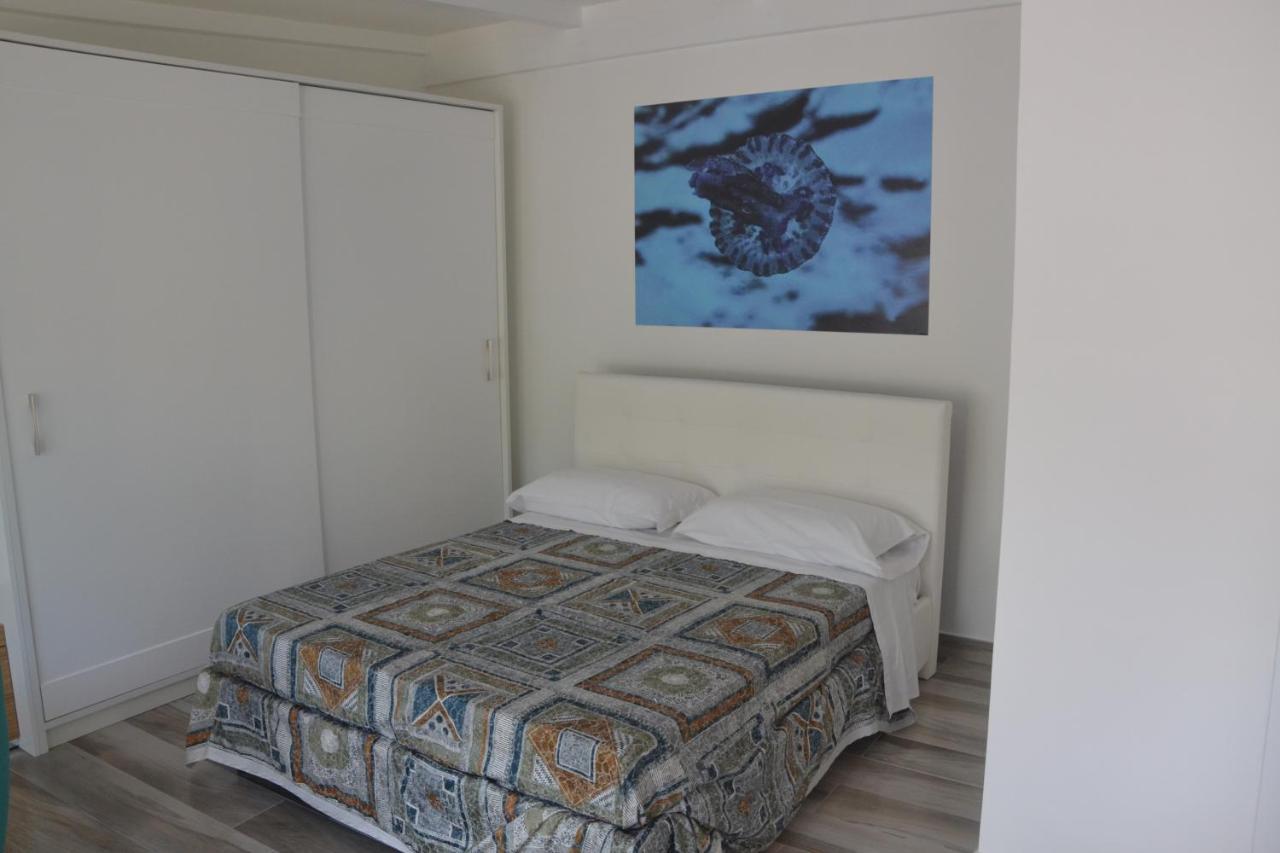 Lungomare 2 Apartment Прочида Екстериор снимка