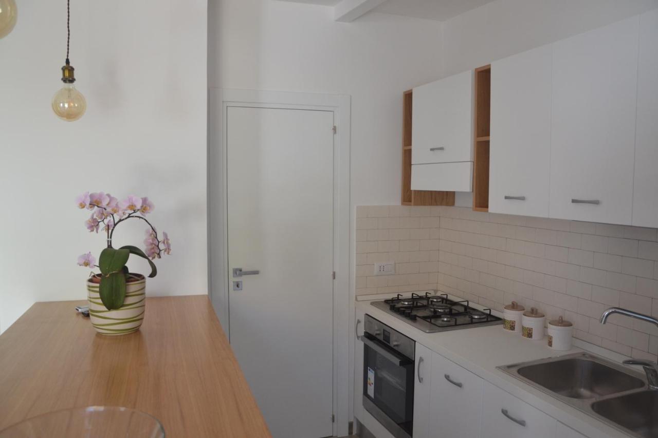 Lungomare 2 Apartment Прочида Екстериор снимка